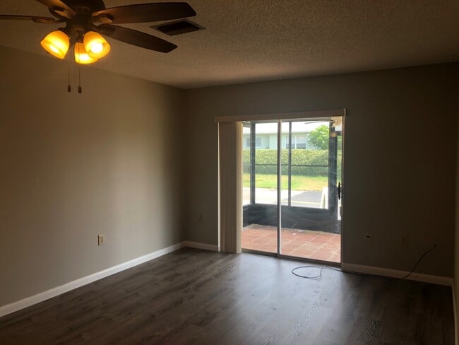 Building Photo - 4008 El Merita Ct