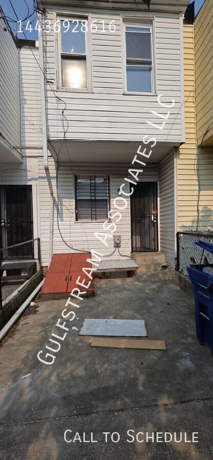 Building Photo - 823 N Belnord Ave
