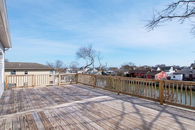 Building Photo - 126 Trafalgar Dr