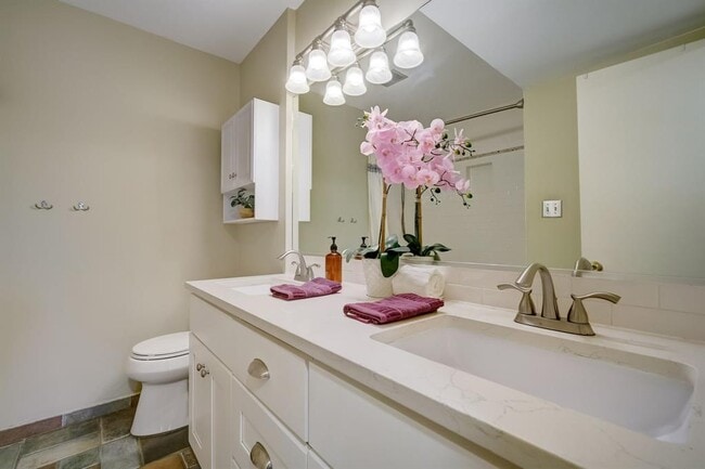 Building Photo - 7801 Shoal Creek Blvd