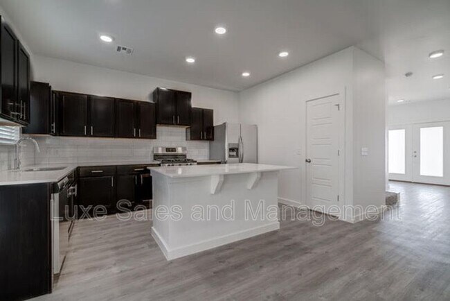 Building Photo - 7901 NW 135th Terrace