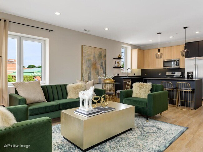 Building Photo - 6035 W North Ave