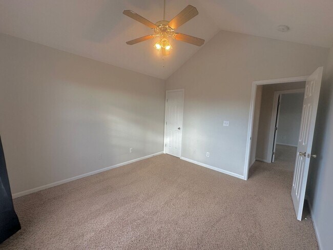 Building Photo - Move-In Special: $200 off 1st full months rent with a lease starting in February 2026 : Call Aman...
