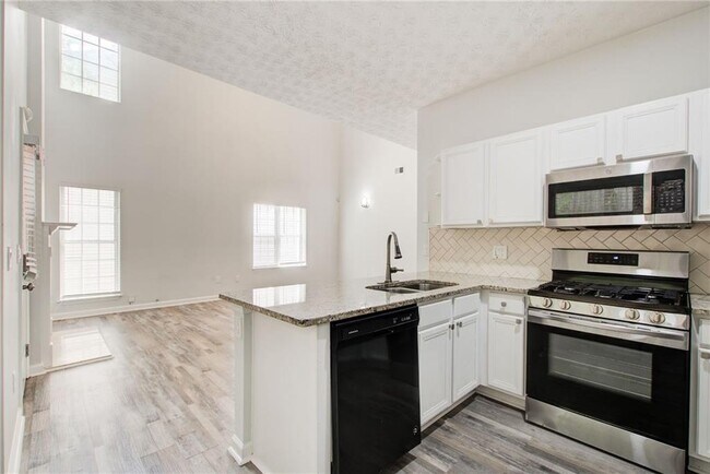 Building Photo - 2470 Stonegate Dr