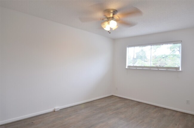 Building Photo - 2372 Triway Ln