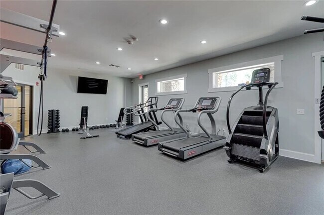 Building Photo - 2 Bedroom Townhome - Woodlands of Clemson