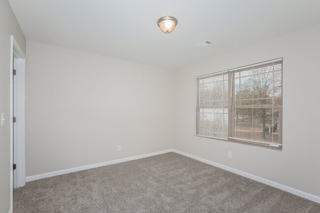 Building Photo - 6364 Avery St SW