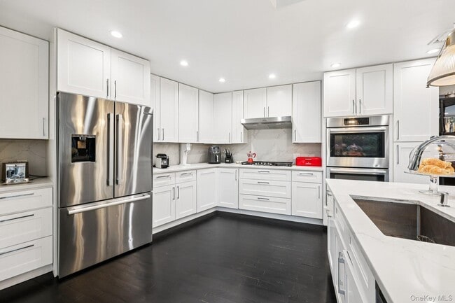 Building Photo - 6 Carol Ln