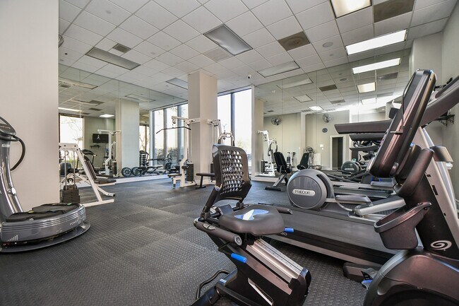 Building Photo - 5150 Hidalgo St