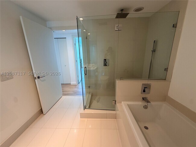 Building Photo - 1100 S Miami Ave