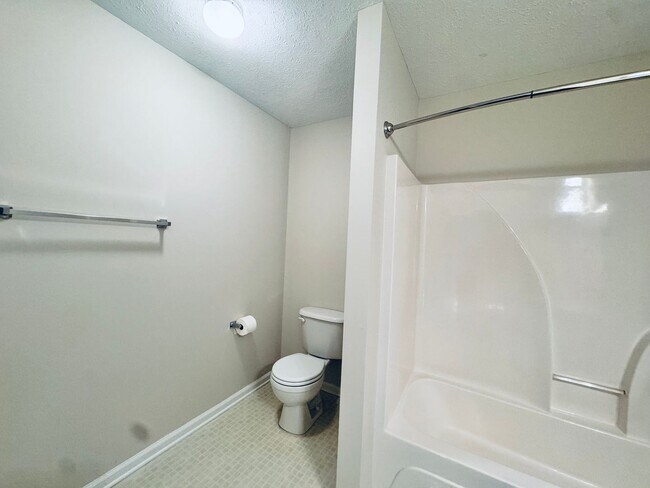 Building Photo - 107 Willard Way