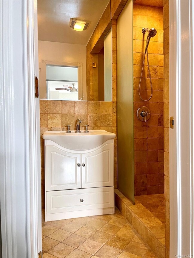 Building Photo - 205-30 Brian Crescent