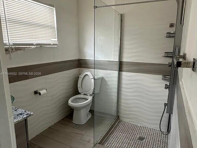 Building Photo - 5737 SW 6th St