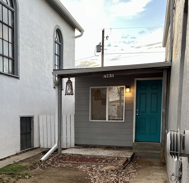 Primary Photo - 4731 Vine St