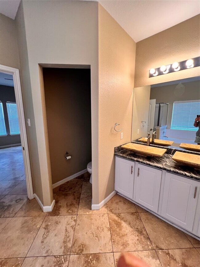 Building Photo - 1511 Tonia Loop