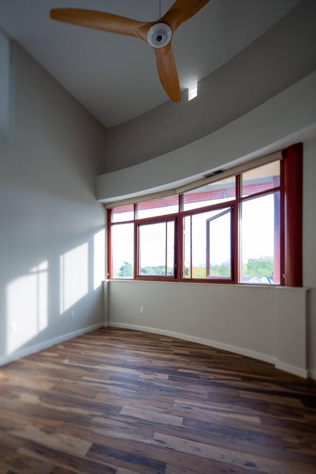 Building Photo - 1300 Northwest Blvd