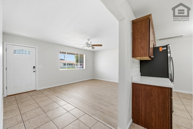 Building Photo - 4Bed/2Bath House at 35th Ave/Cactus! Ready for Immediate Move-In! -- NO HOA! FULLY REMODELED!