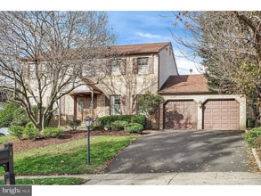 Building Photo - 14 Lawson Dr