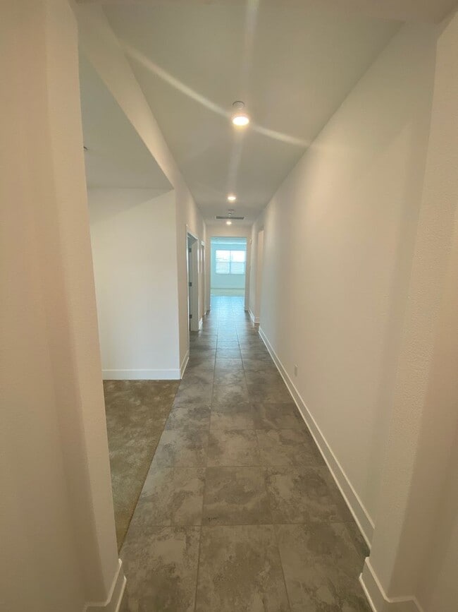 Building Photo - Single Story Home in Whitney Ranch with Ow...