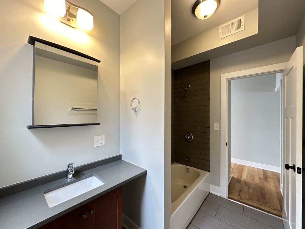 Building Photo - 345 Park Ave