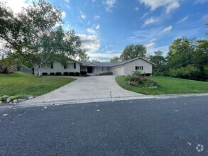 Building Photo - Spacious Ranch in North Peoria - Must See!