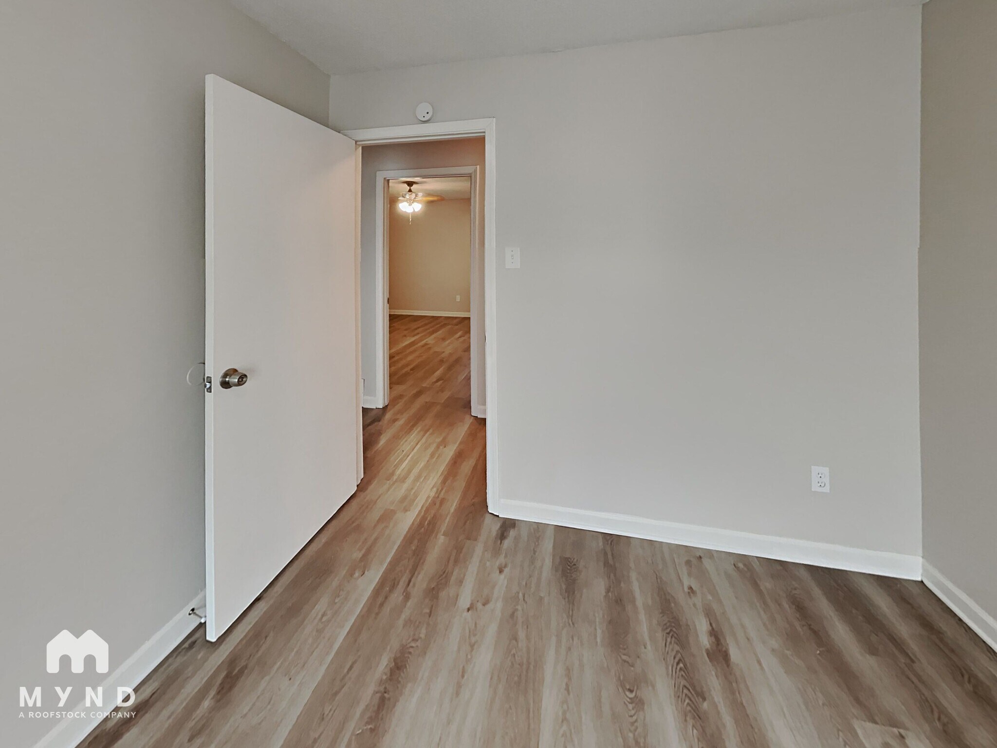 Building Photo - 1938 W Holmes Rd