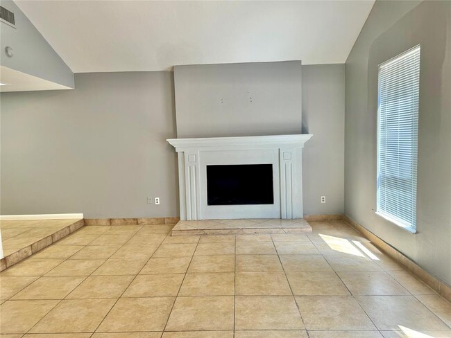 Building Photo - 12011 Carriage Ridge Ct