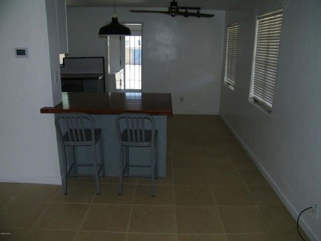Building Photo - Charming Tucson 3-Bedroom Home with Spacious backyard