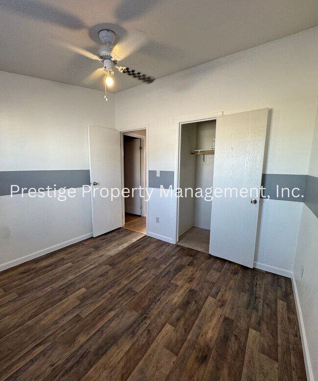 Building Photo - This 4/2 Vail Manufactured Home Is On A 1 Acre Lot!!!