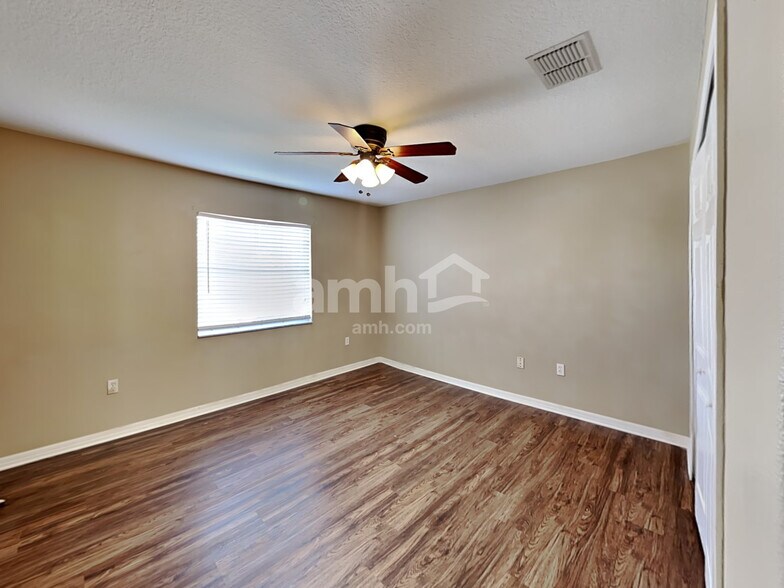 Building Photo - 3247 Chessington Dr