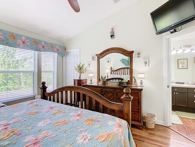 Building Photo - 2314 Silver Palm Dr