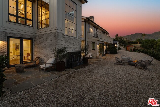 Building Photo - 5770 Busch Dr