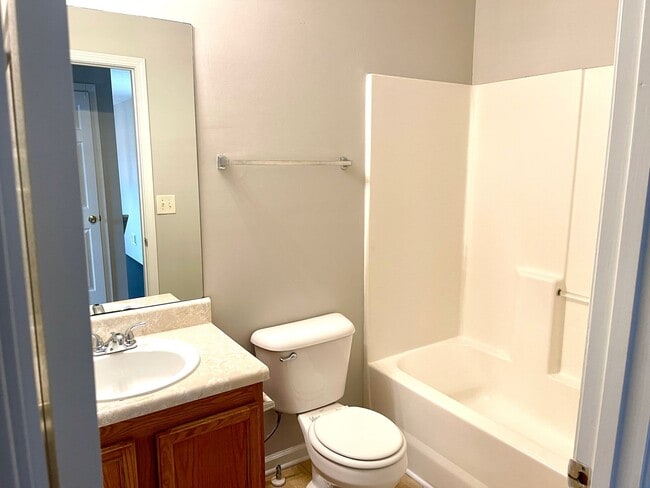 Building Photo - Welcome to this cozy and conveniently located 3-bedroom, 2.5-bathroom home in McDonough, GA.