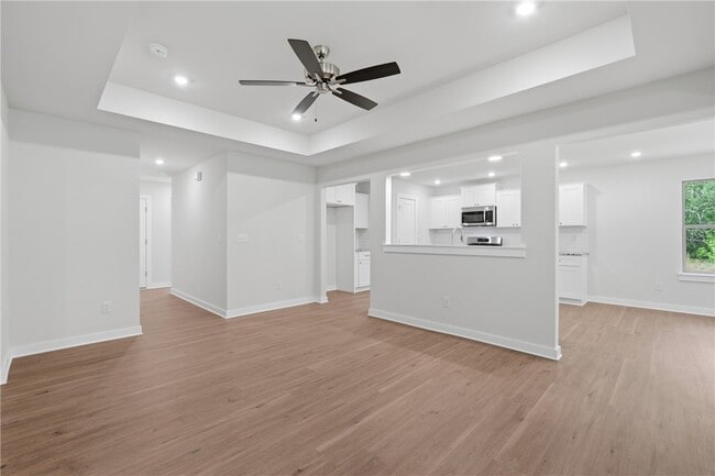 Building Photo - 1315 Valley Dr