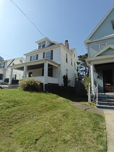 Building Photo - 305 E Leasure Ave