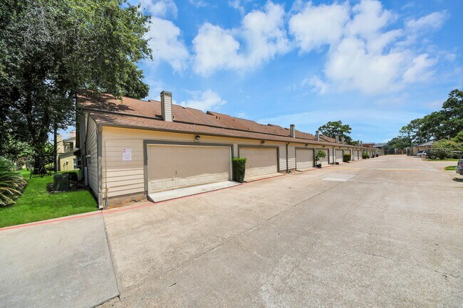 Building Photo - 742 Country Pl Dr
