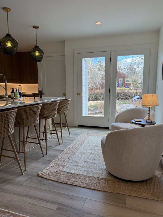 Building Photo - 2612 Westridge Dr