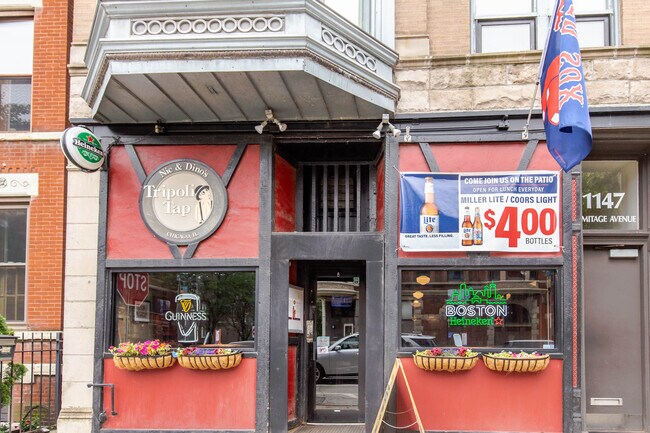 Building Photo - 957 W Armitage Ave