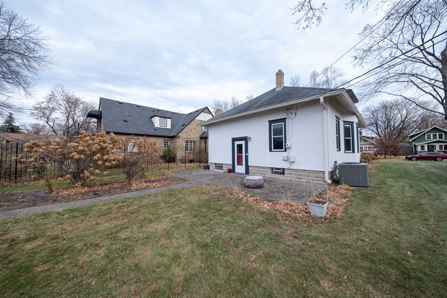 Building Photo - 4135 Quail Ave N