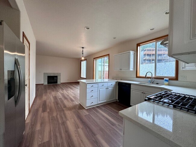 Building Photo - Beautiful Move-In Ready Single-Family Home on a Corner Lot in Gresham!