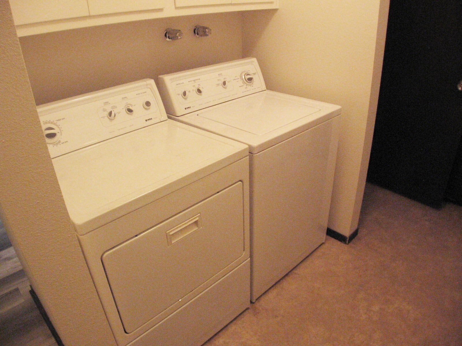 Building Photo - 1155 Lakeside Dr