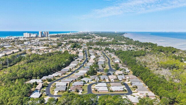 Building Photo - 65 Bay Tree Dr