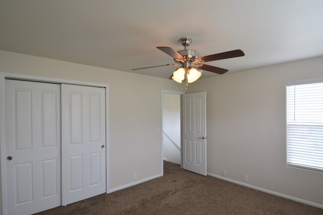 Building Photo - Beautiful townhome near Ft. Carson available to move in!