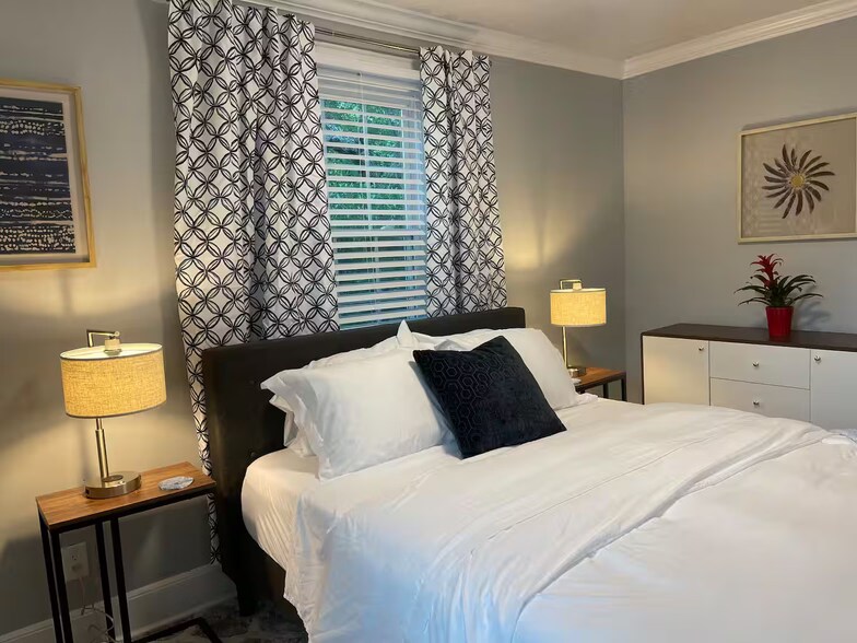 Building Photo - 774 Shull St