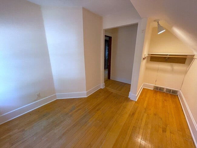 Building Photo - 111 S Randall Ave