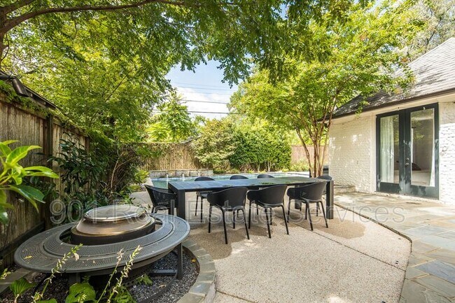 Building Photo - 299 Wilkinson Pl