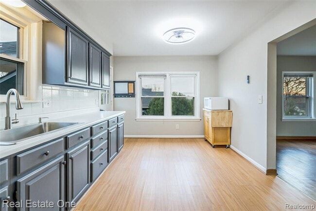 Building Photo - 4141 Van Amberg Rd