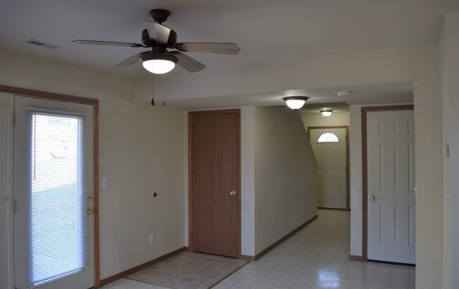 Building Photo - 16860B Huntington Ln