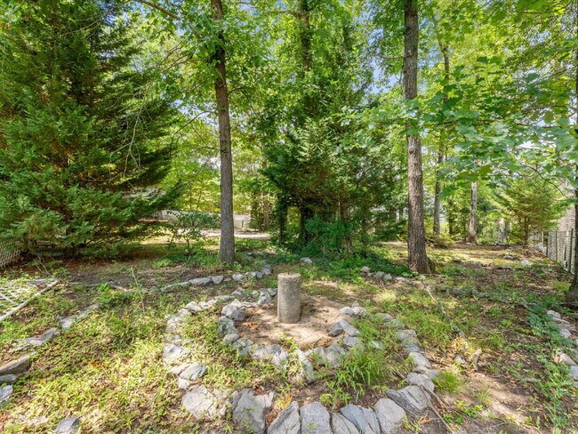 Building Photo - 3513 Castlebury Dr