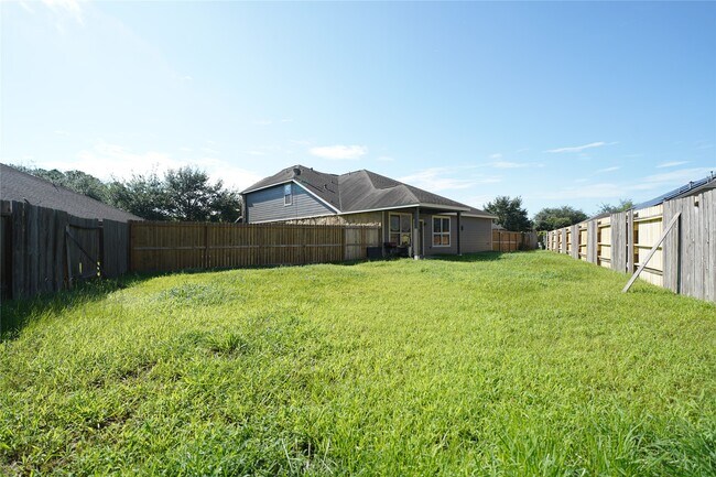Building Photo - 5 Knotty Wood Ct